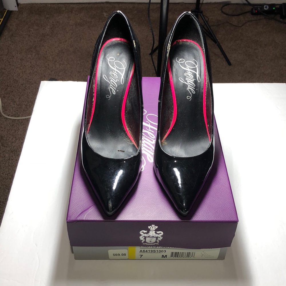 Fergie black patent heels size 7